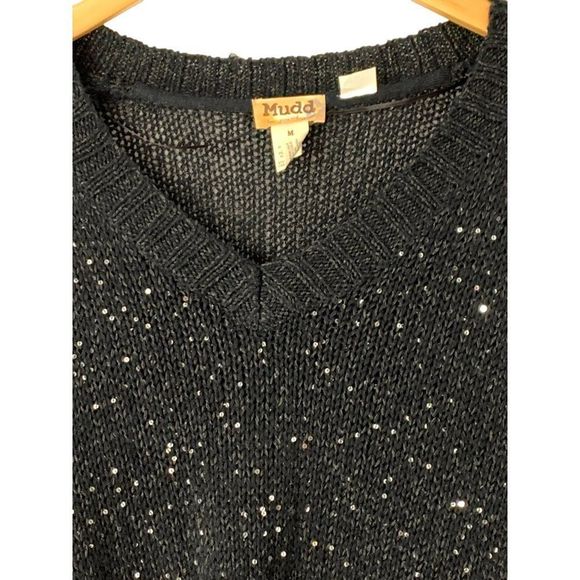 Women’s Mudd Black Embellished Pull Over V-neck Sweater Size M Jr 5400 Fitted - Picture 2 of 6